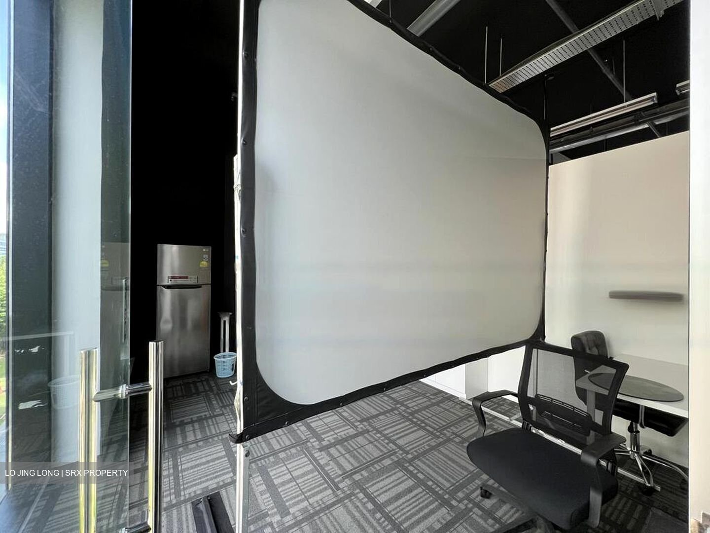 THE KINGSMEN EXPERIENCE (D16), Office #457224681